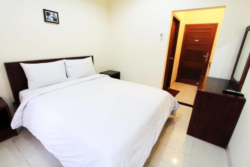 Surya Inn Kuta Lombok Exterior foto