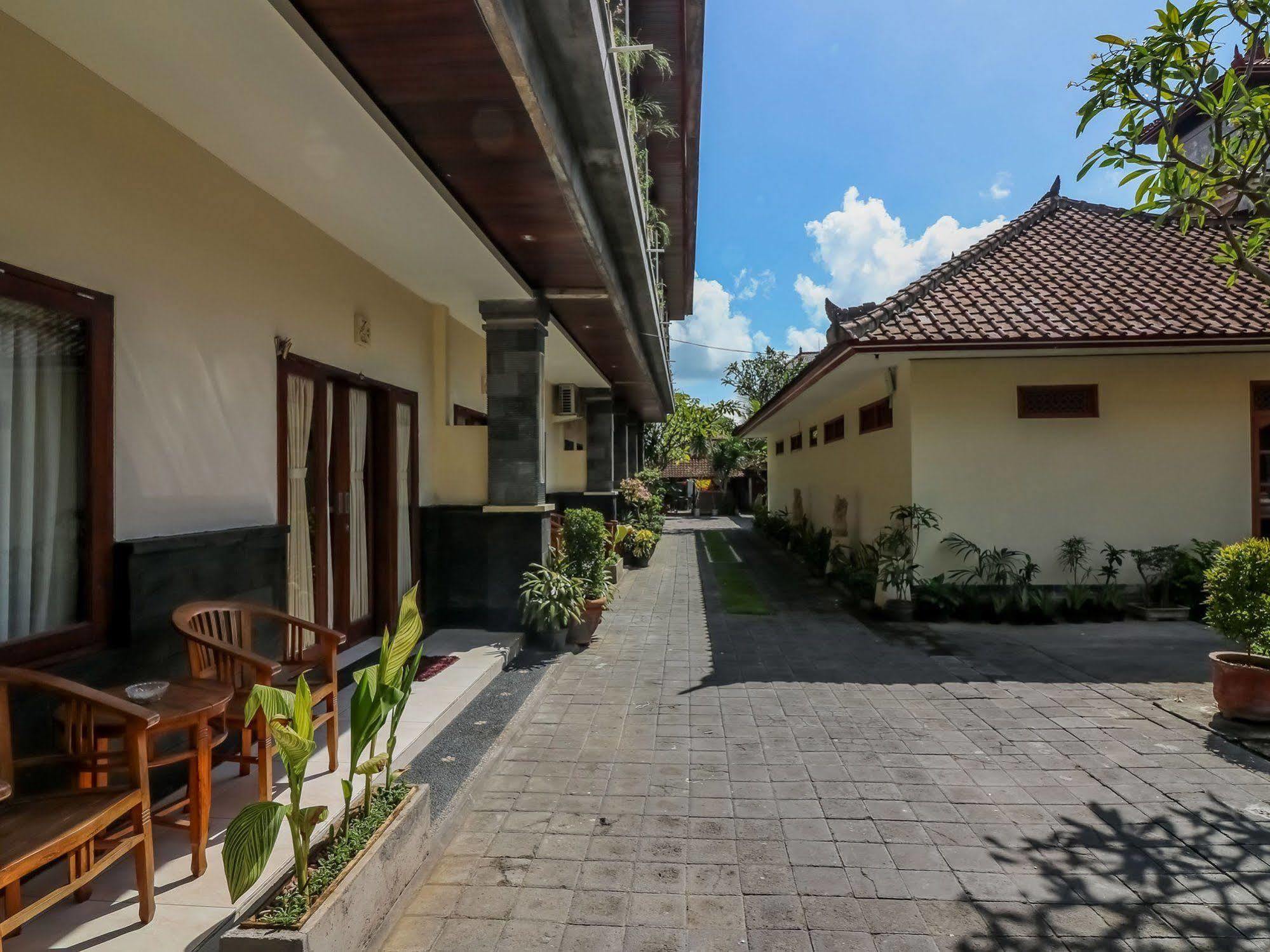 Surya Inn Kuta Lombok Exterior foto